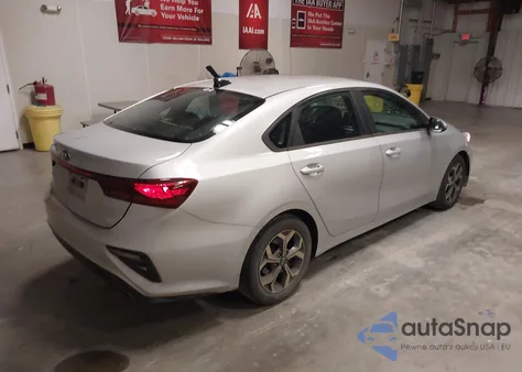 2021 Kia Forte Lxs z USA, uszkodzony, nr VIN 3KPF24AD1ME378113